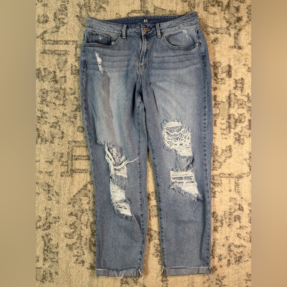 AMERICAN ORIGINAL REWASH BRAND Light Blue Distressed Boyfriend Jeans